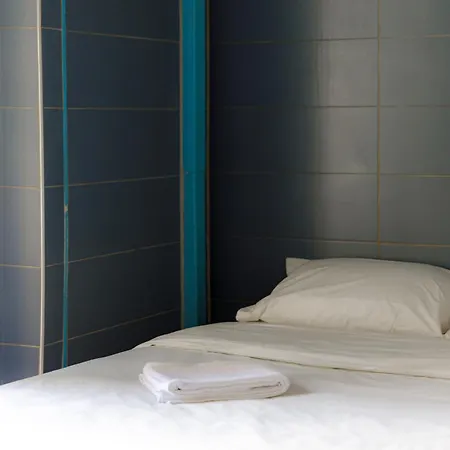 Simple - Fresh Start 2026 Hotel *